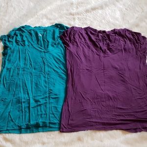 Bundle of 2 Mossimo V neck Ts